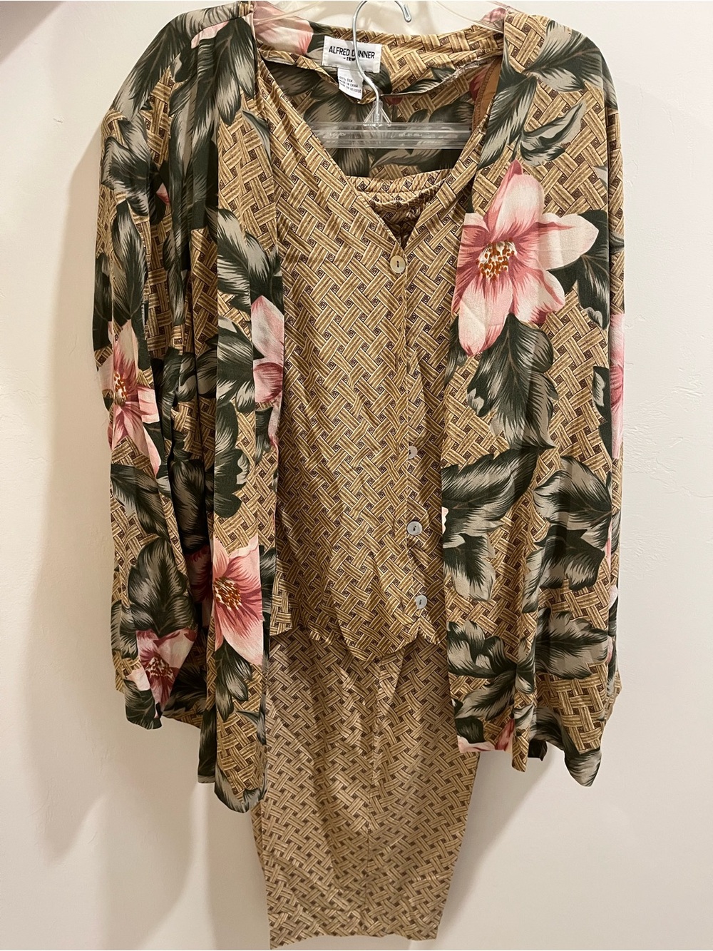 Alfred Dunner silk Floral Two Piece Set with Pink Blossoms and Olive Leaves.